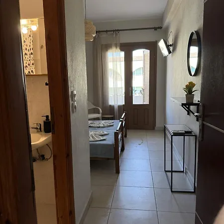 Roula's Konukevi *